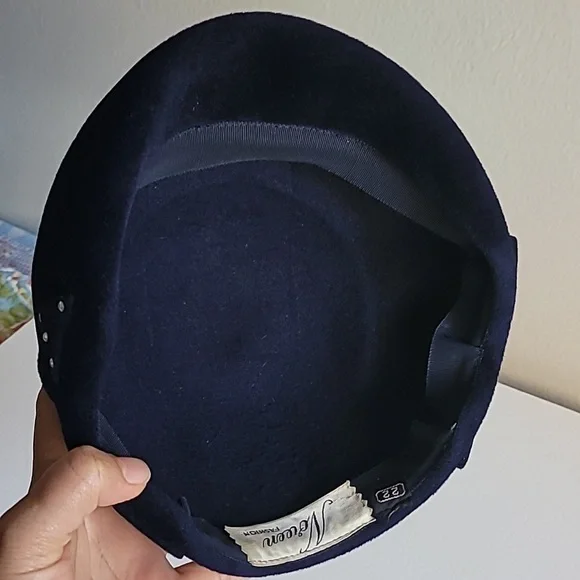 Vintage Noreen Navy Velvet fashion hat - Picture 7 of 9